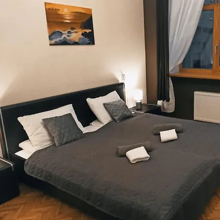 Ideally Located Center 2 Bedrooms Spacious Apartman *