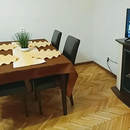 Ideally Located Center 2 Bedrooms Spacious Apartment Riga