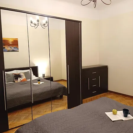 Ideally Located Center 2 Bedrooms Spacious Apartment *