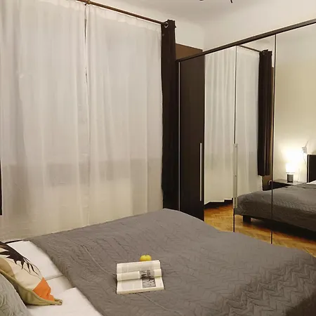 公寓 Ideally Located Center 2 Bedrooms Spacious