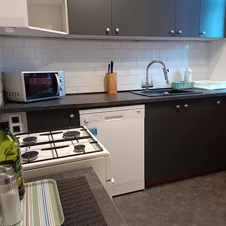 Ideally Located Center 2 Bedrooms Spacious *