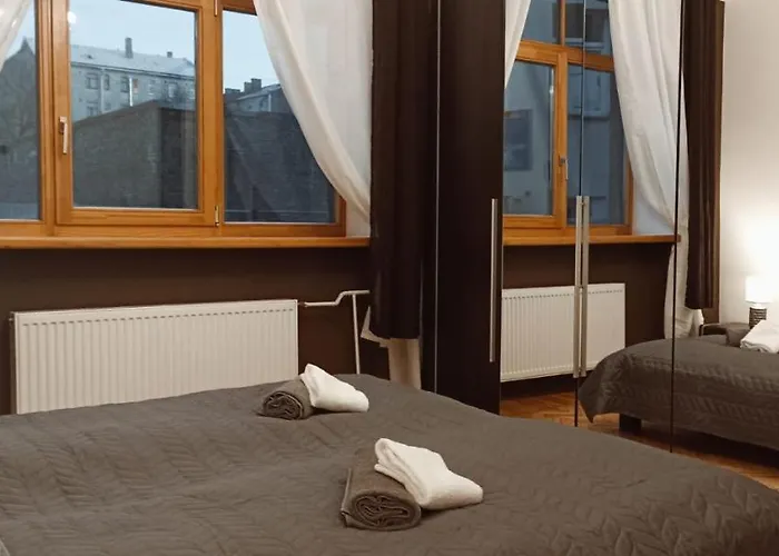 Ideally Located Two Bedrooms - Family&friends * 리가