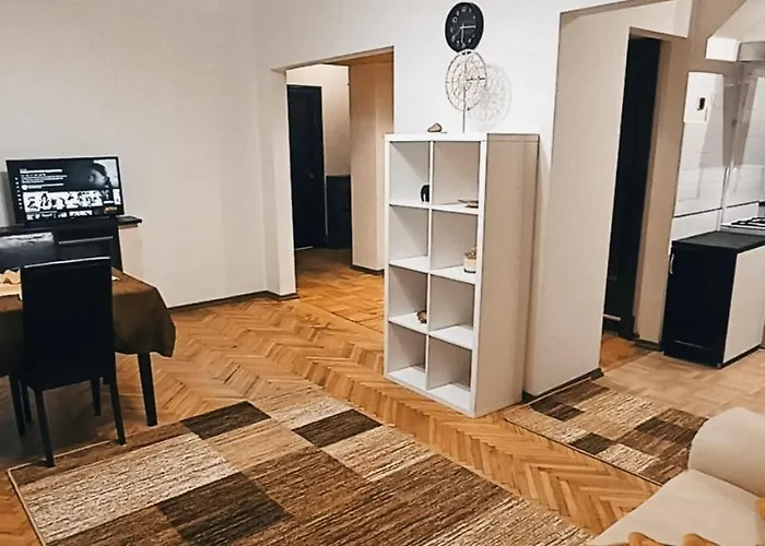 Ideally Located Two Bedrooms - Family&friends *