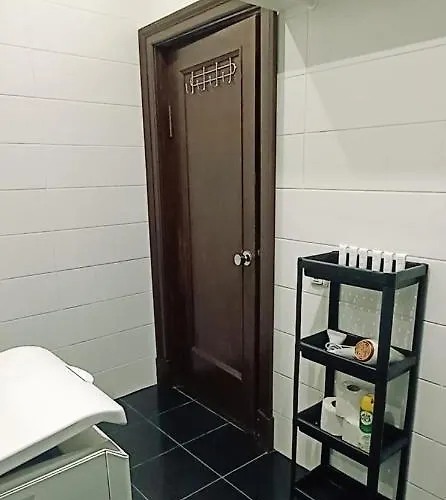 Ideally Located Two Bedrooms - Family&friends 리가