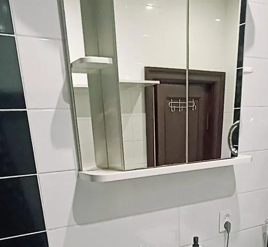 Ideally Located Two Bedrooms - Family&friends * 리가