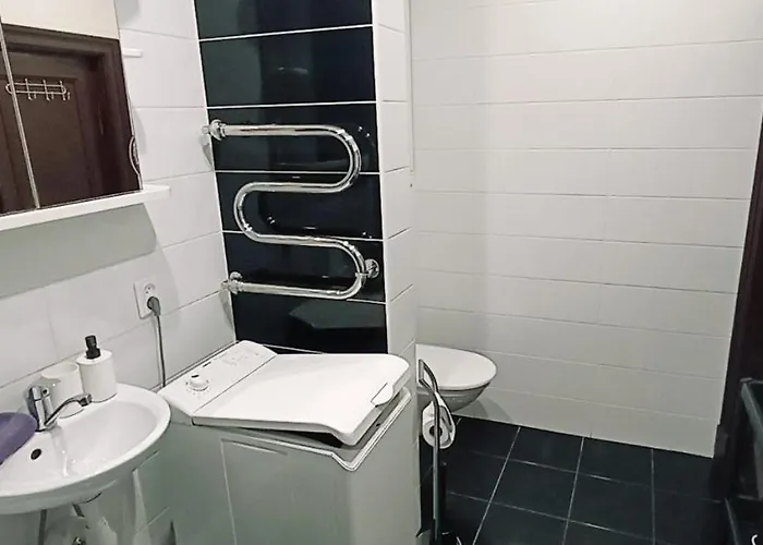 Ideally Located Two Bedrooms - Family&friends * 리가