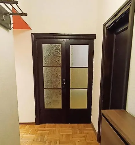 Ideally Located Two Bedrooms - Family&friends