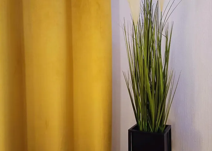 Ideally Located Two Bedrooms - Family&friends * 리가