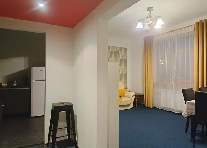 Ideally Located Two Bedrooms - Family&friends 리가