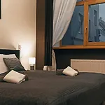 Ideally Located Two Bedrooms - Family&friends Dzīvoklis *