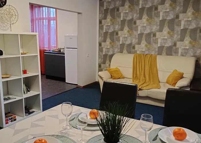 Apartment Ideally Located Two Bedrooms - Family&friends *