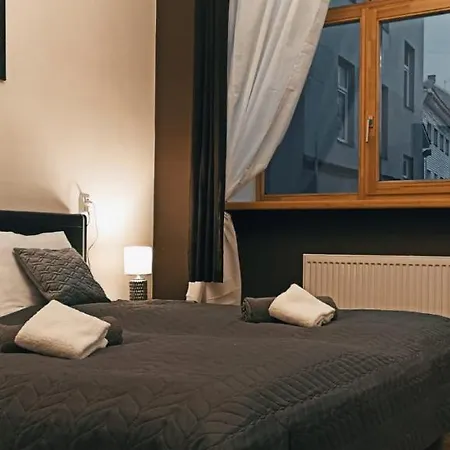 Ideally Located Center 2 Bedrooms Spacious Lägenhet *