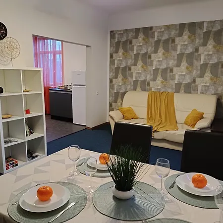 Lägenhet Ideally Located Center 2 Bedrooms Spacious *