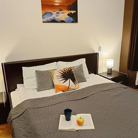 Apartmán Ideally Located Two Bedrooms - Family&friends Riga